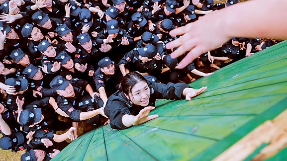 �ϲ���������ʽ��ѵ����չѵ����