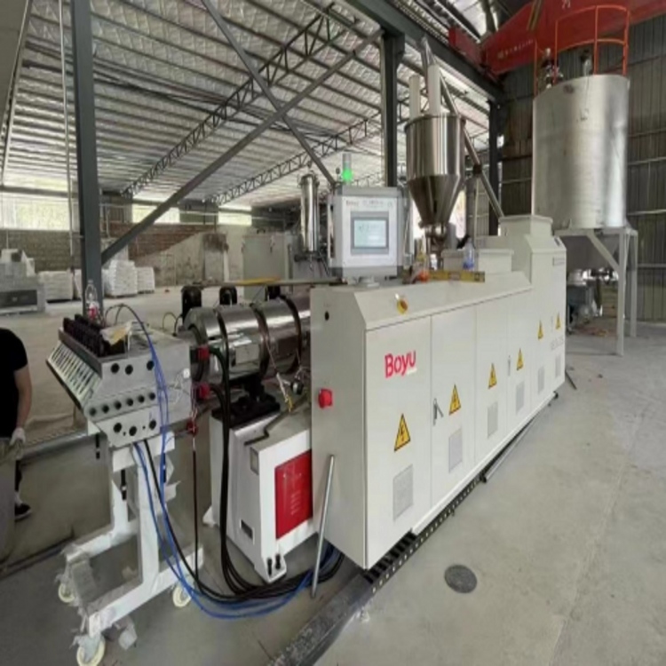 PVC/SPC����һ�ذ���������߻�е�豸