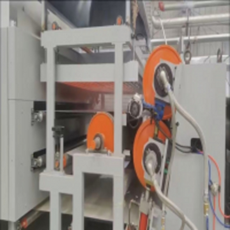 ѹ�ӷ����Եذ������߻�е�豸���칤��