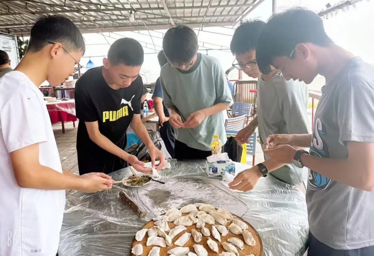 �������ޣ�������������������Ӫ�����У�����ѩ������ĳɳ�֮��